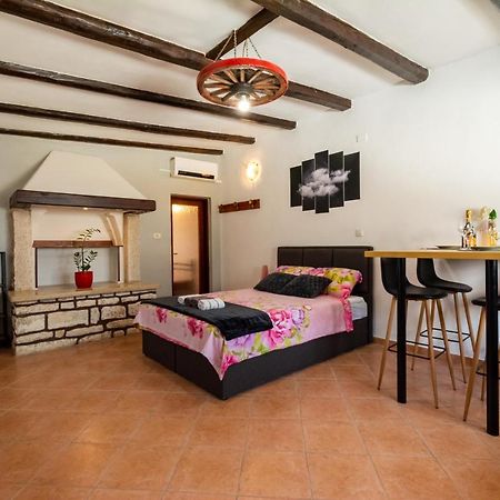 House 1119 Villa Muntic ภายนอก รูปภาพ