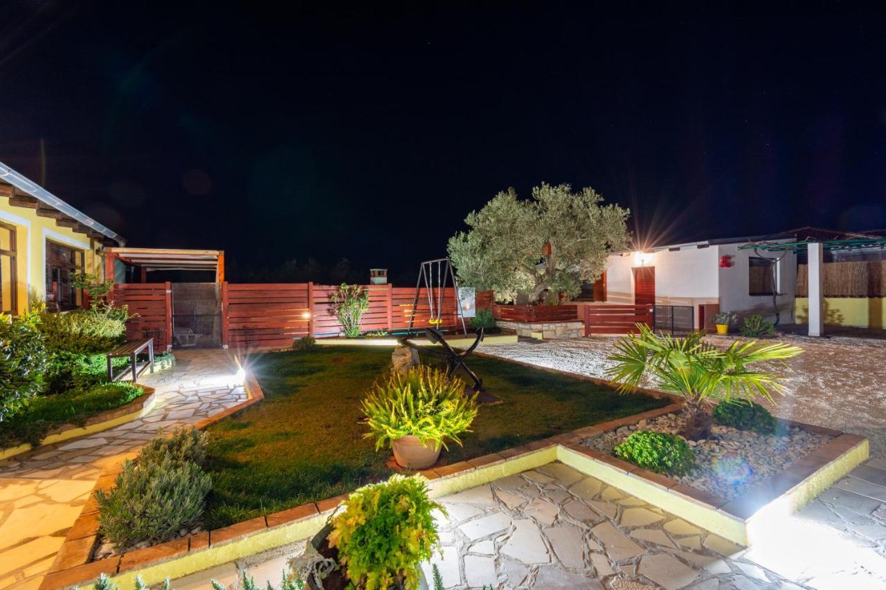 House 1119 Villa Muntic ภายนอก รูปภาพ