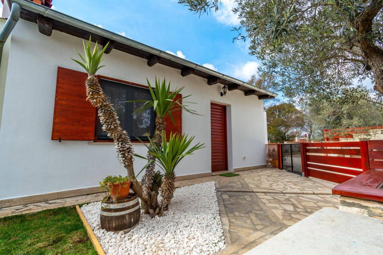 House 1119 Villa Muntic ภายนอก รูปภาพ