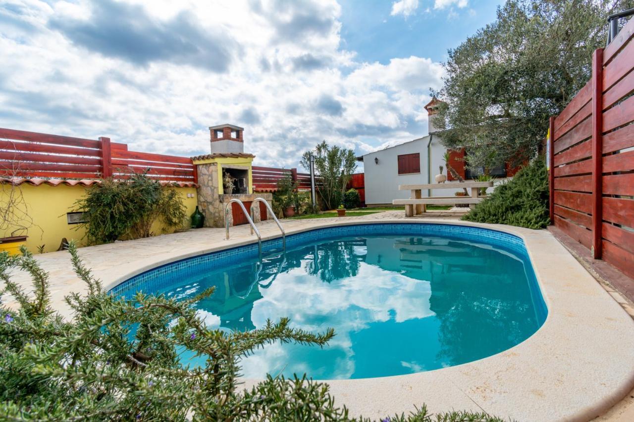 House 1119 Villa Muntic ภายนอก รูปภาพ