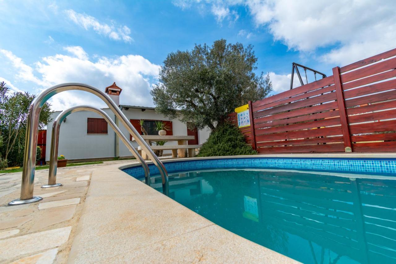 House 1119 Villa Muntic ภายนอก รูปภาพ