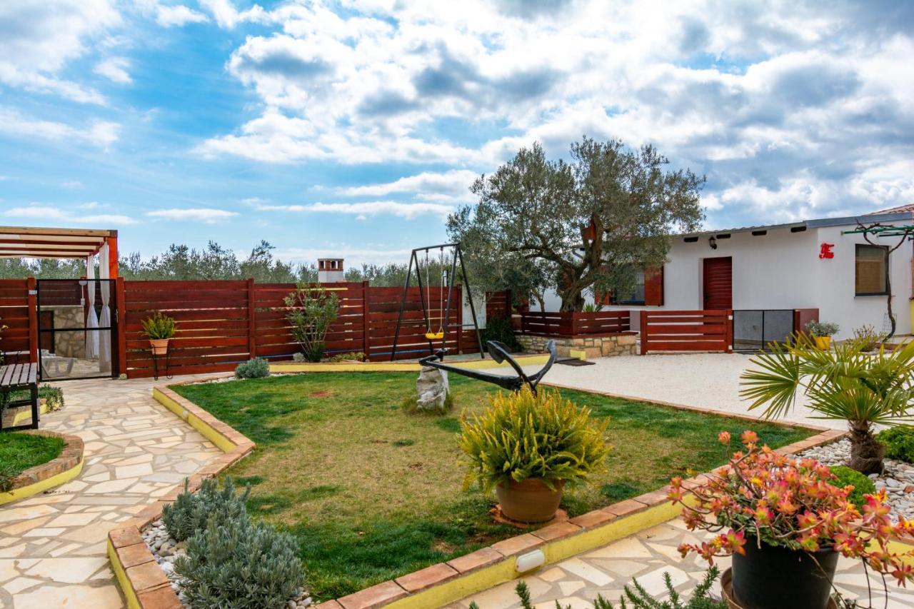 House 1119 Villa Muntic ภายนอก รูปภาพ